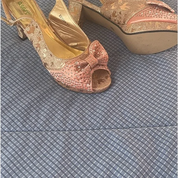 Beautiful Gorgeous Ladies Formal Heels - Picture 3 of 7